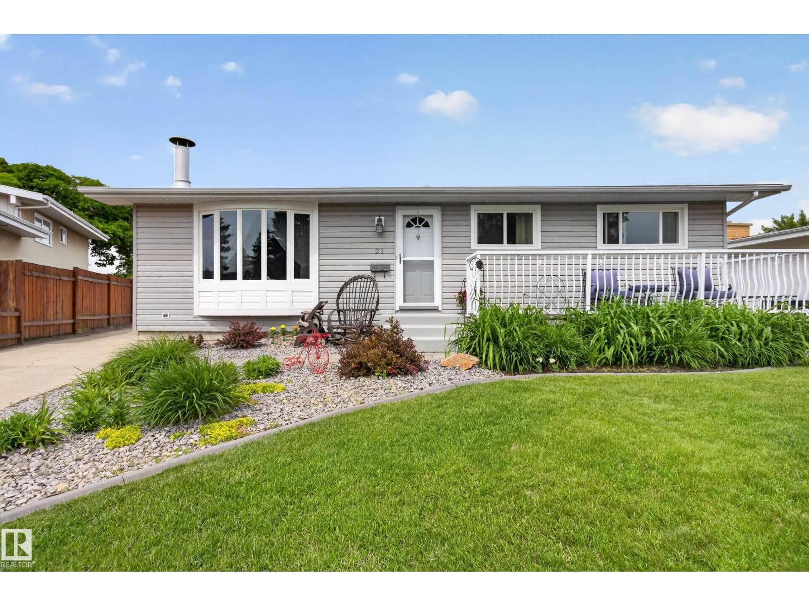 21 MILBURN CR — photo 2