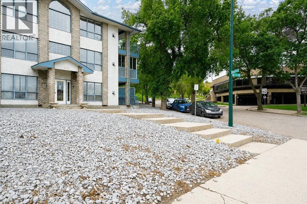 4, 407 Macleod Trail SE — photo 2