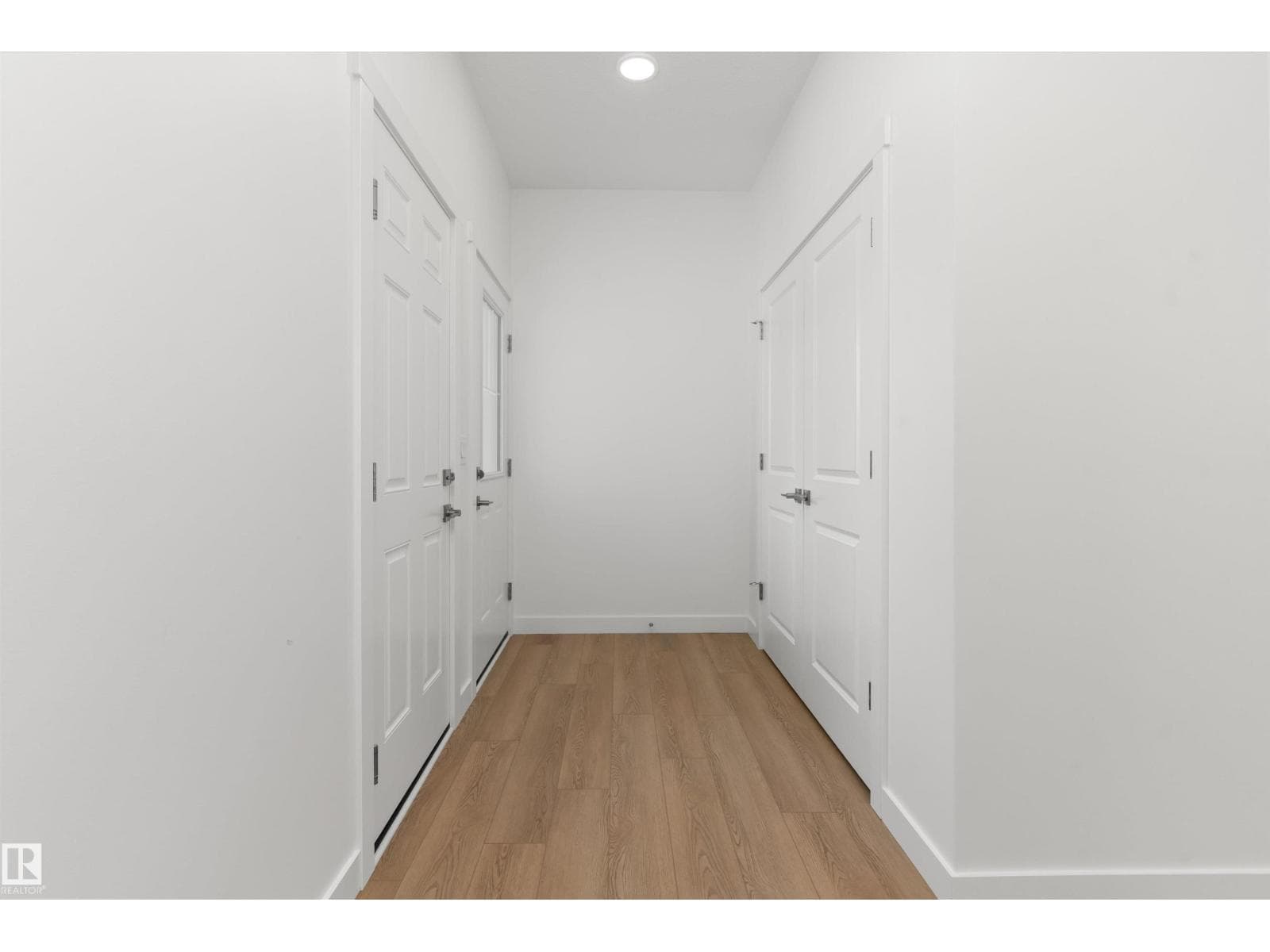 934 18 AV NW — photo 3