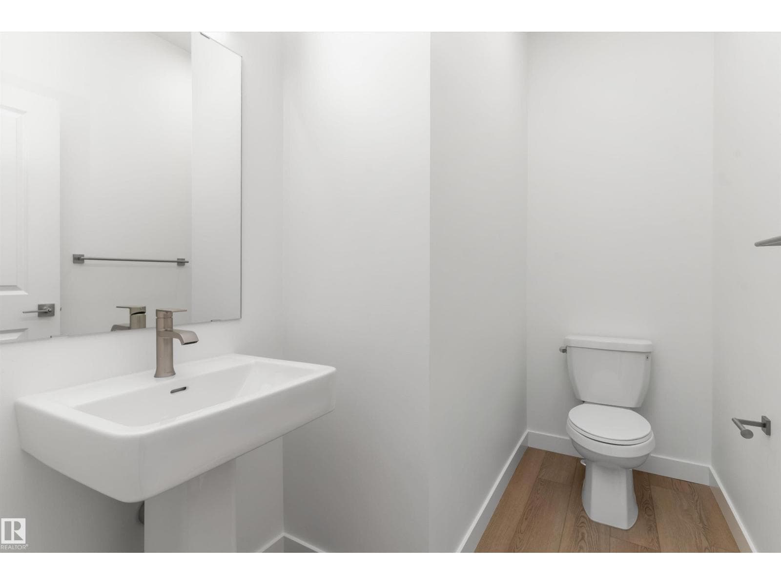 934 18 AV NW — photo 4