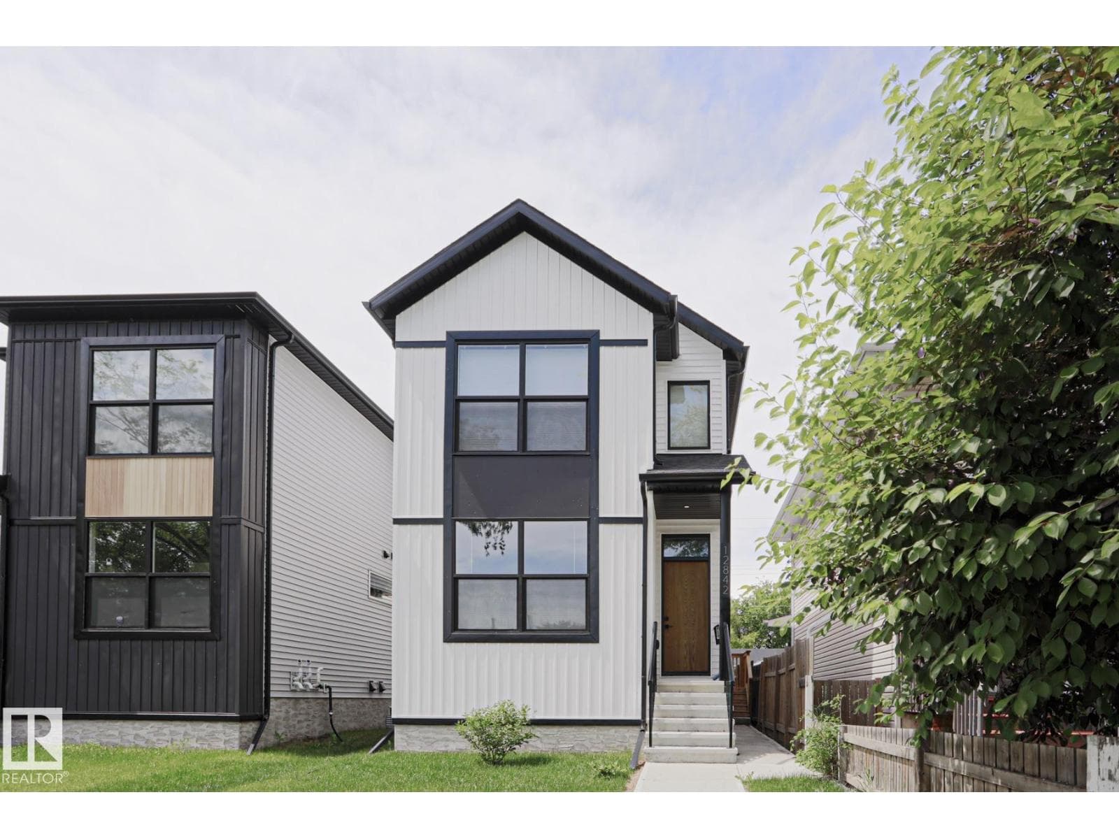 12842 121 ST NW