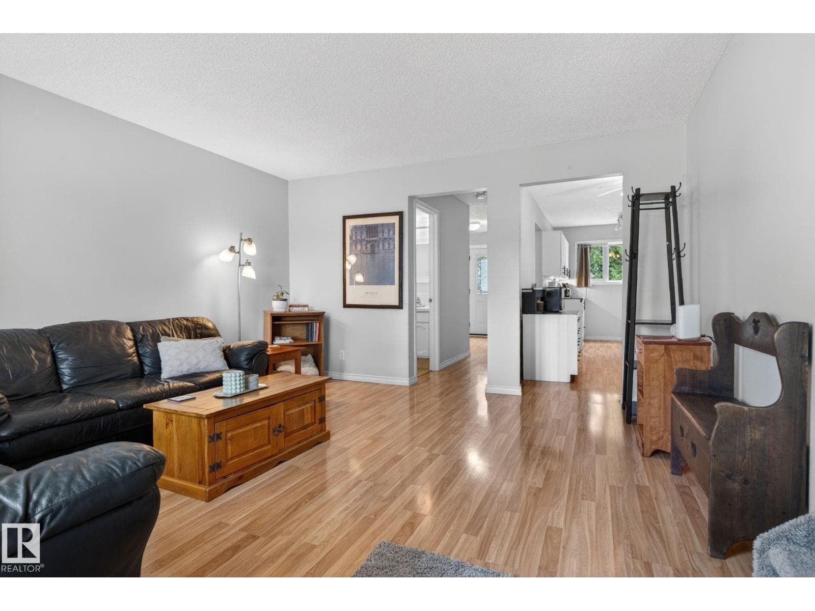 11339 22 AV NW — photo 4