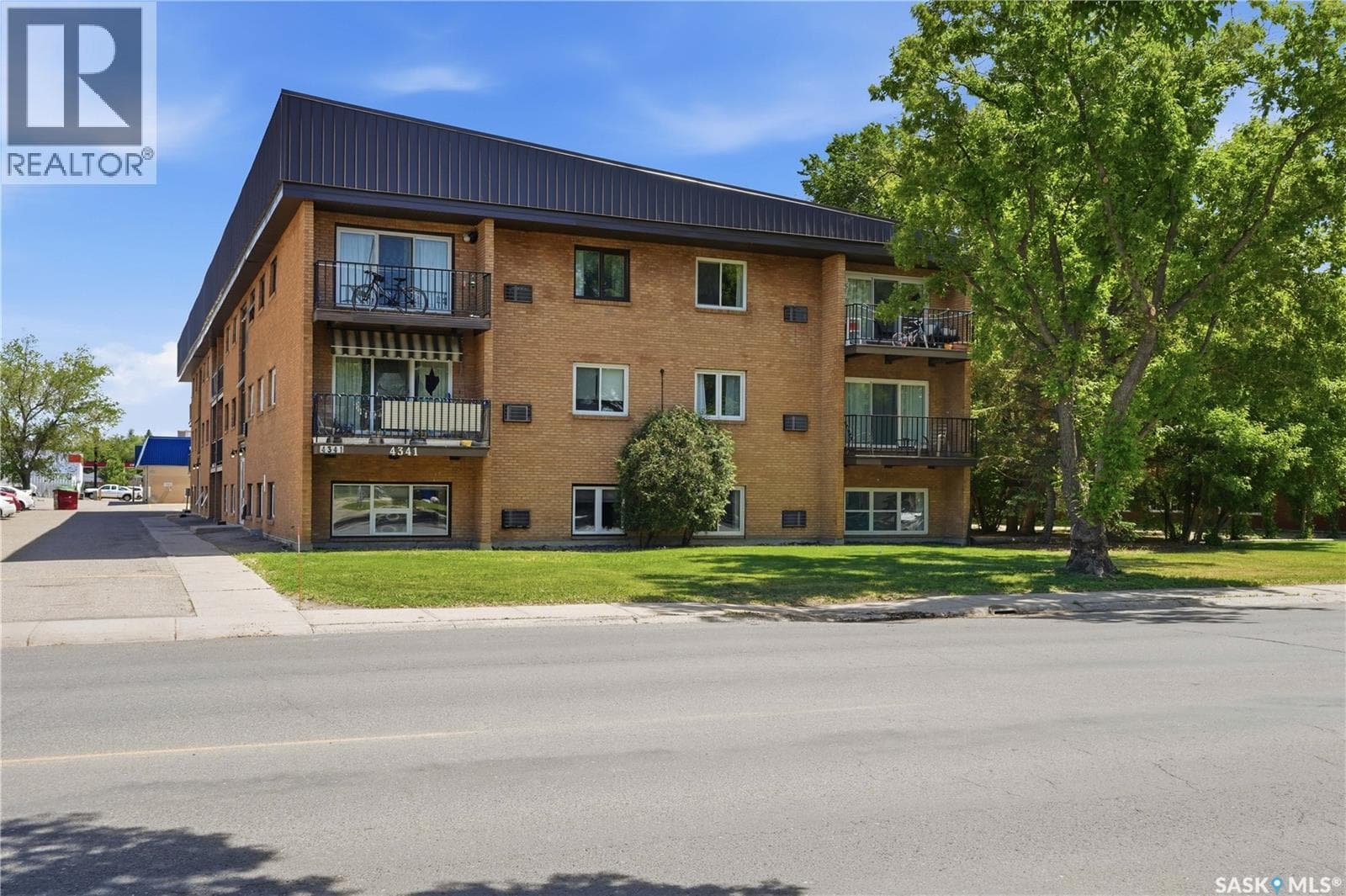 1 4341 Rae STREET — photo 2
