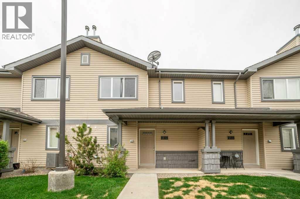 3, 105 Silkstone Road W — photo 2