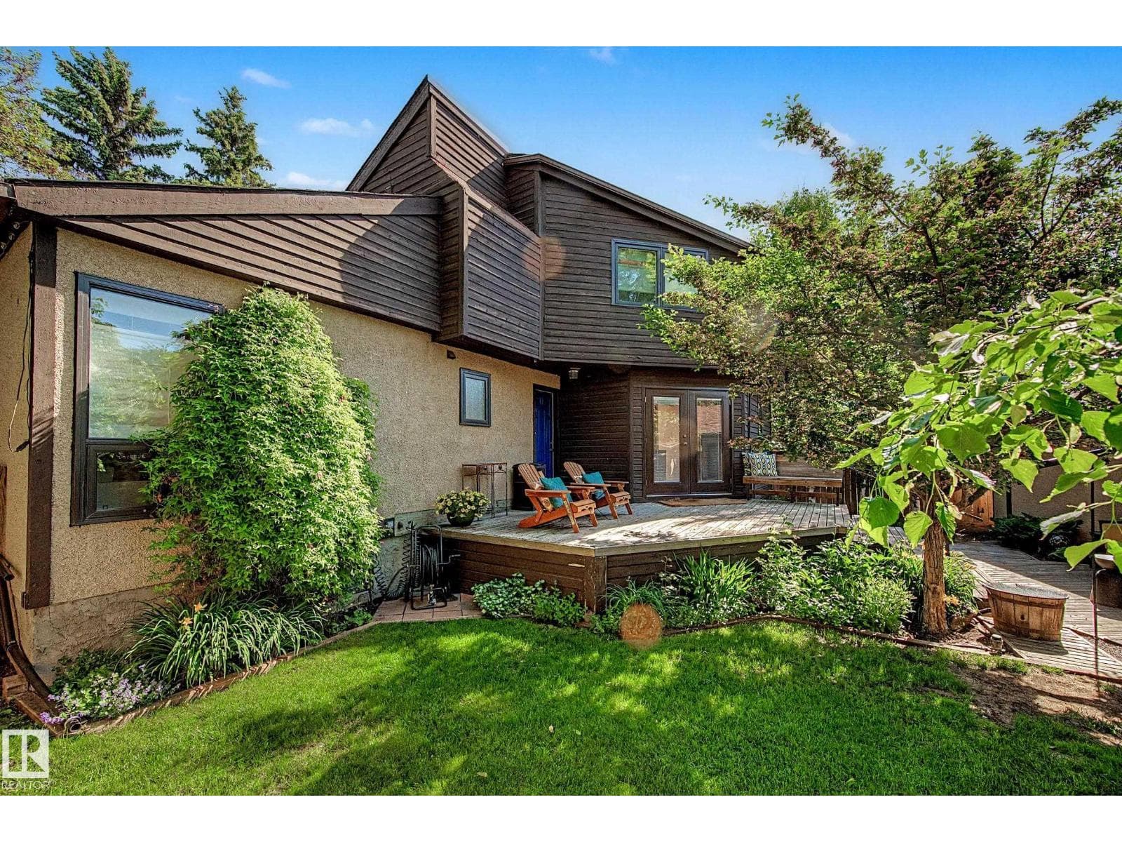 11627 76 AV NW