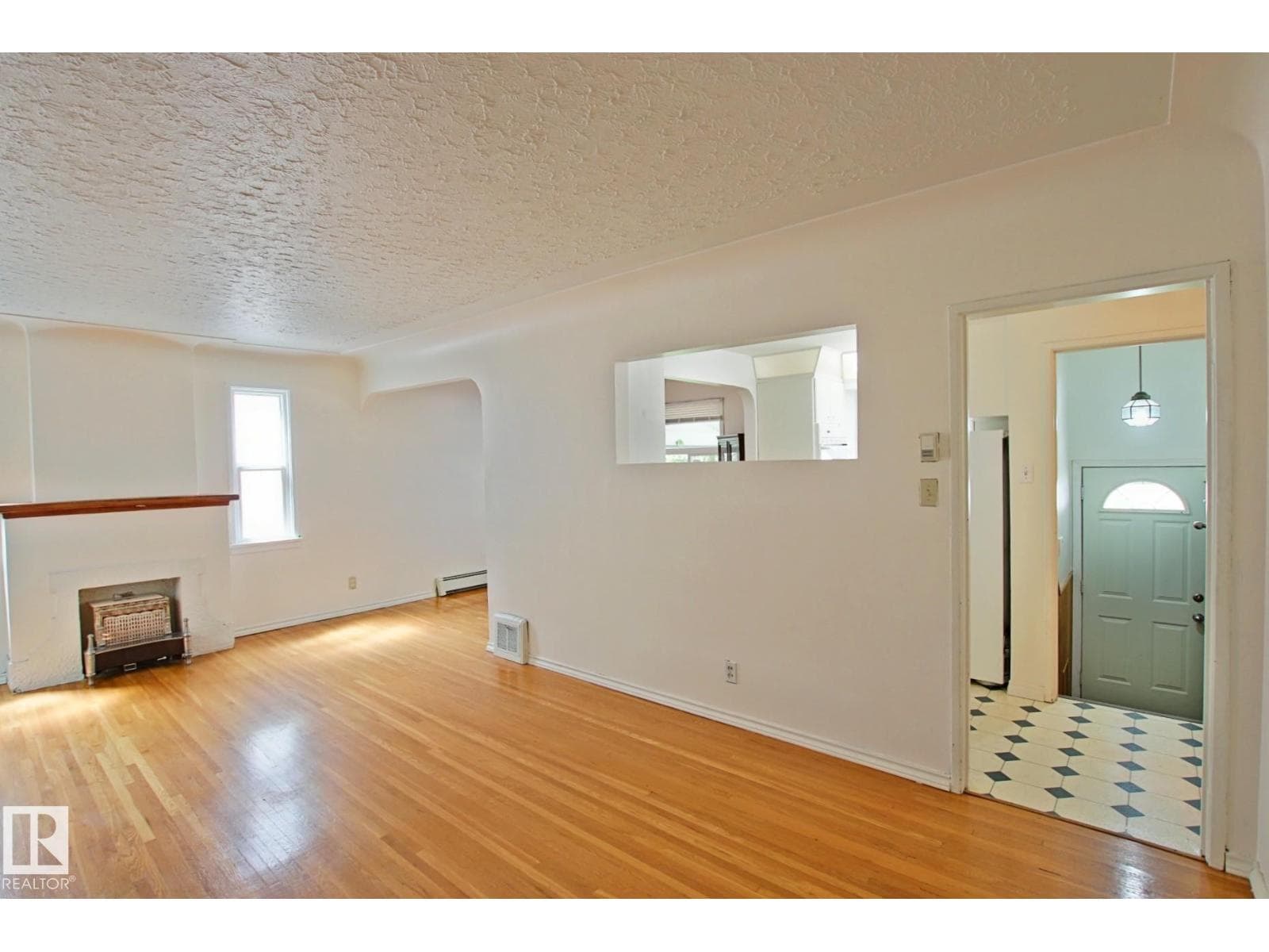 11242 56 ST NW — photo 3