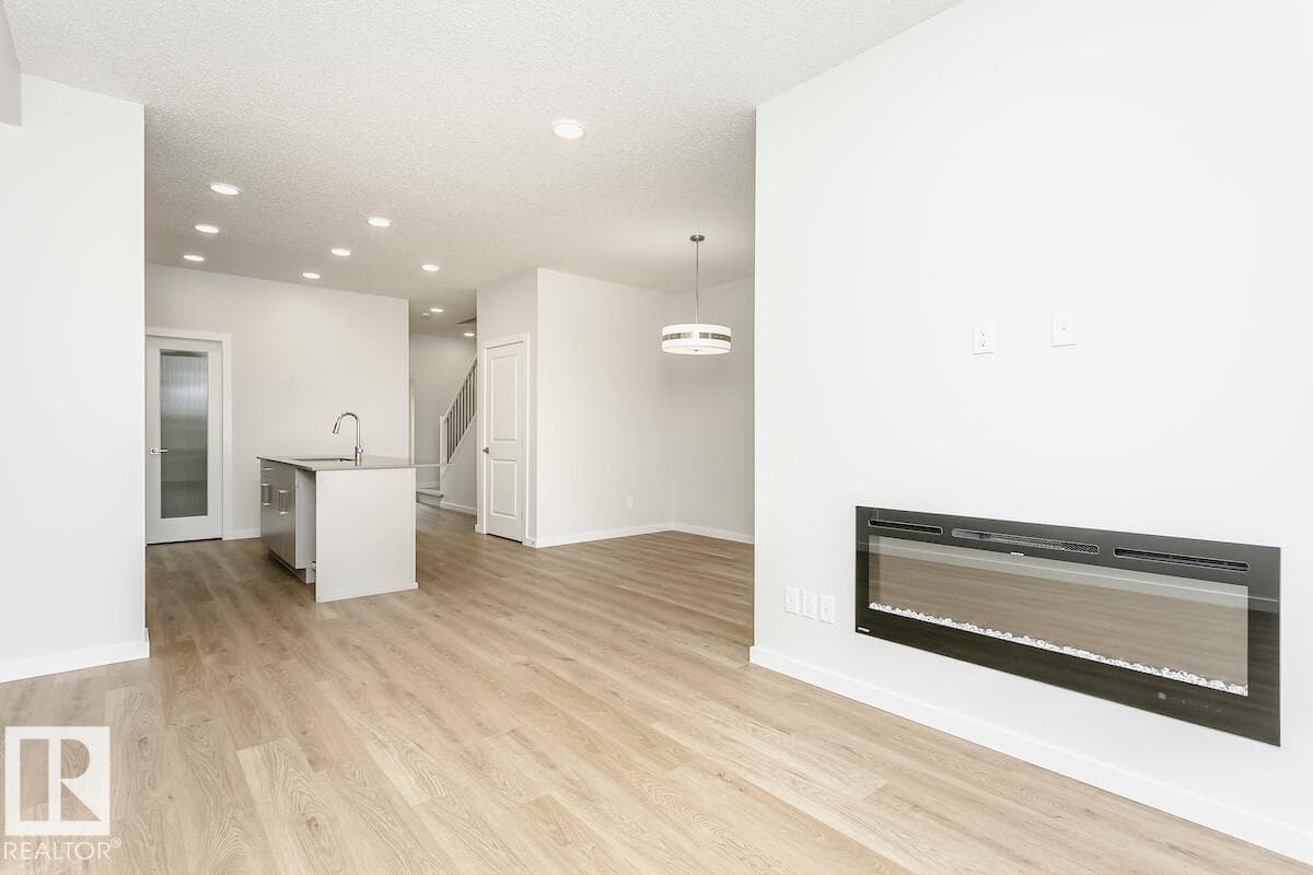 2851 64 ST SW — photo 3