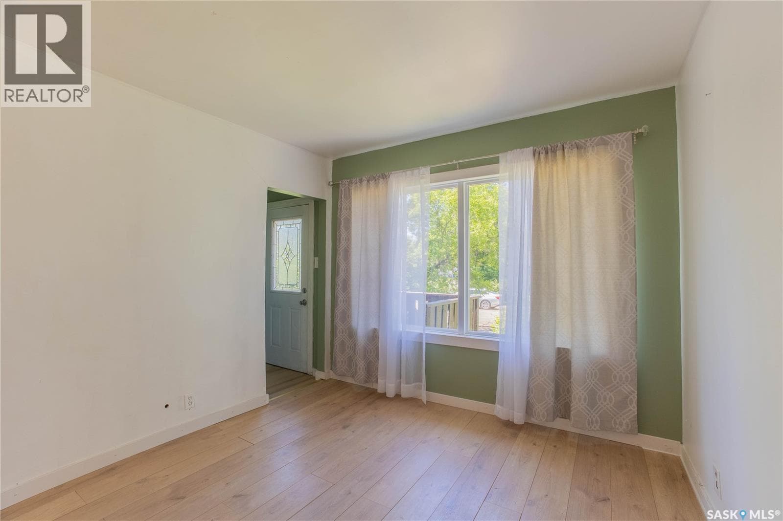 1175 Queen STREET — photo 2