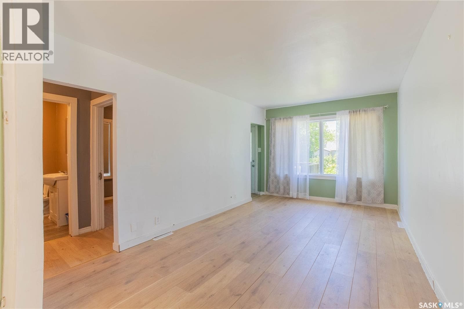 1175 Queen STREET — photo 3