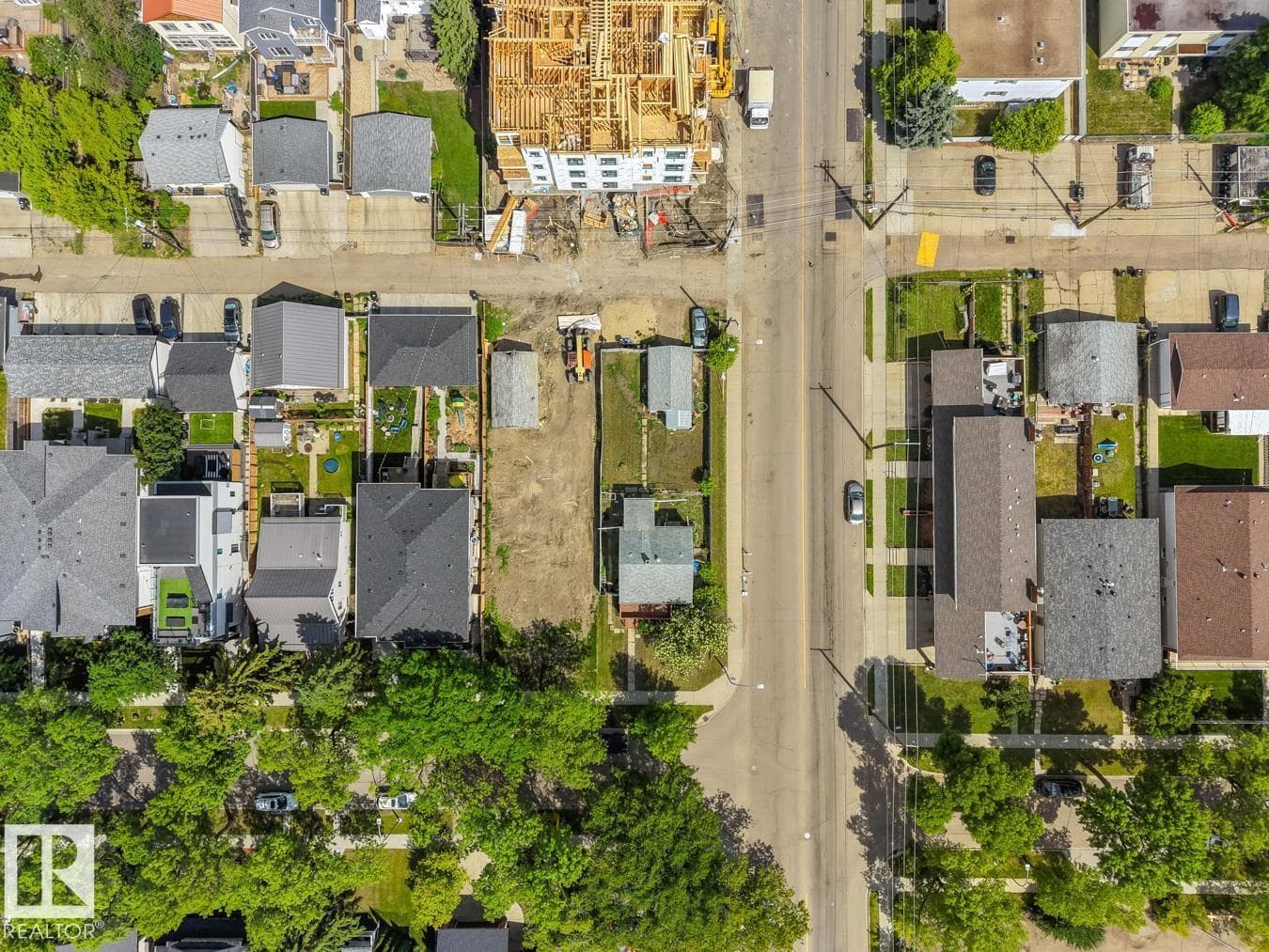 9102 83 AV NW