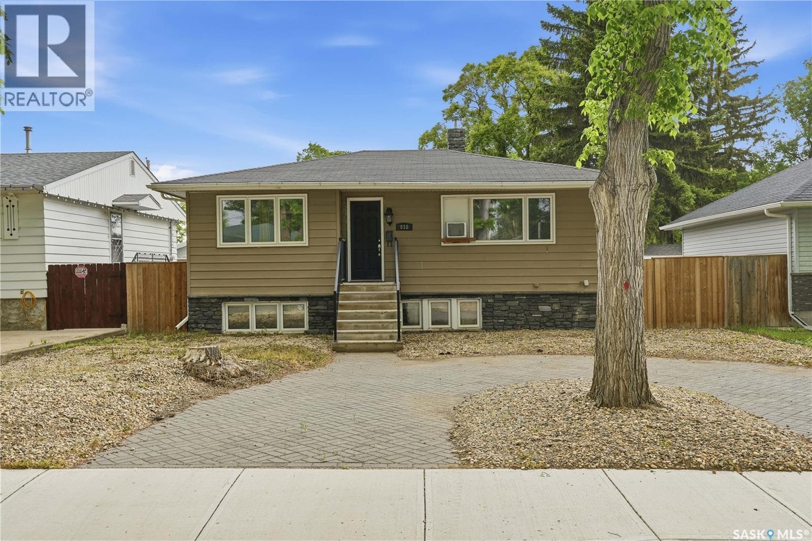 818 Grandview STREET W