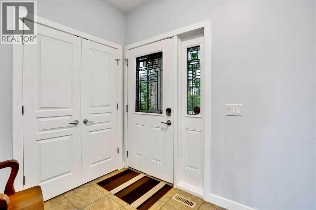 1728 Luxstone Drive SW — photo 2