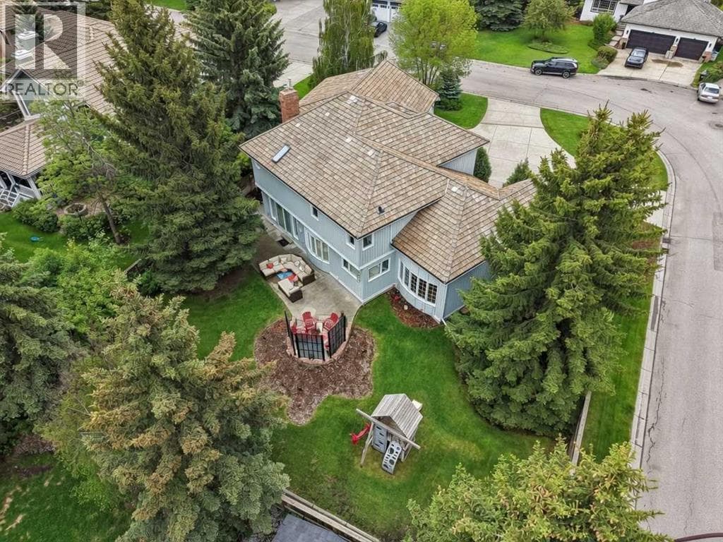 65 Woodpath Terrace SW — photo 2