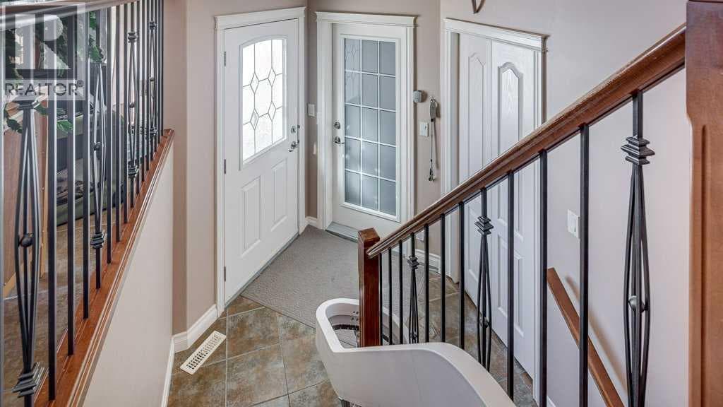 143 Ackerman Crescent — photo 3