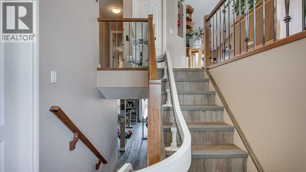 143 Ackerman Crescent — photo 4