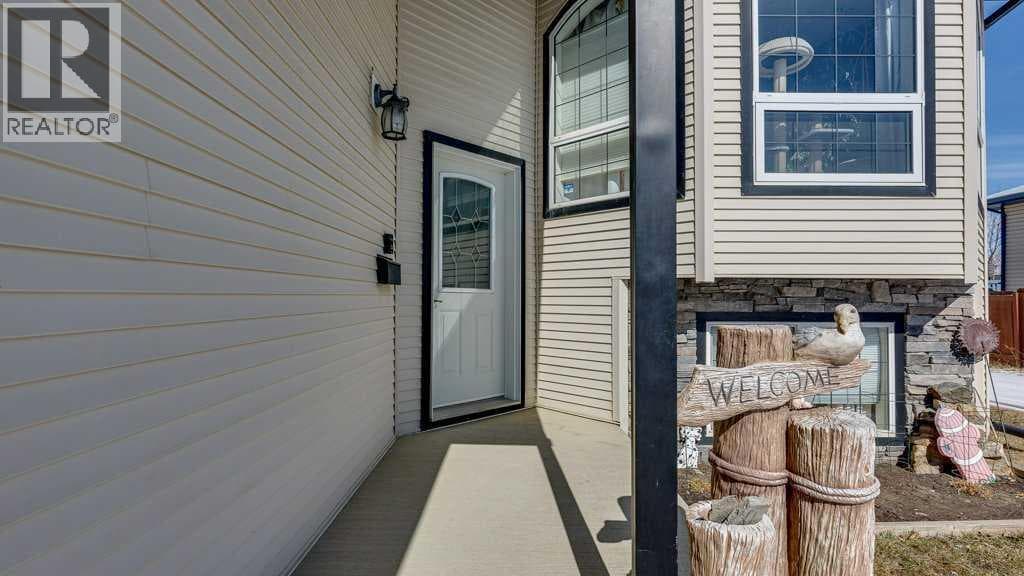 143 Ackerman Crescent — photo 2