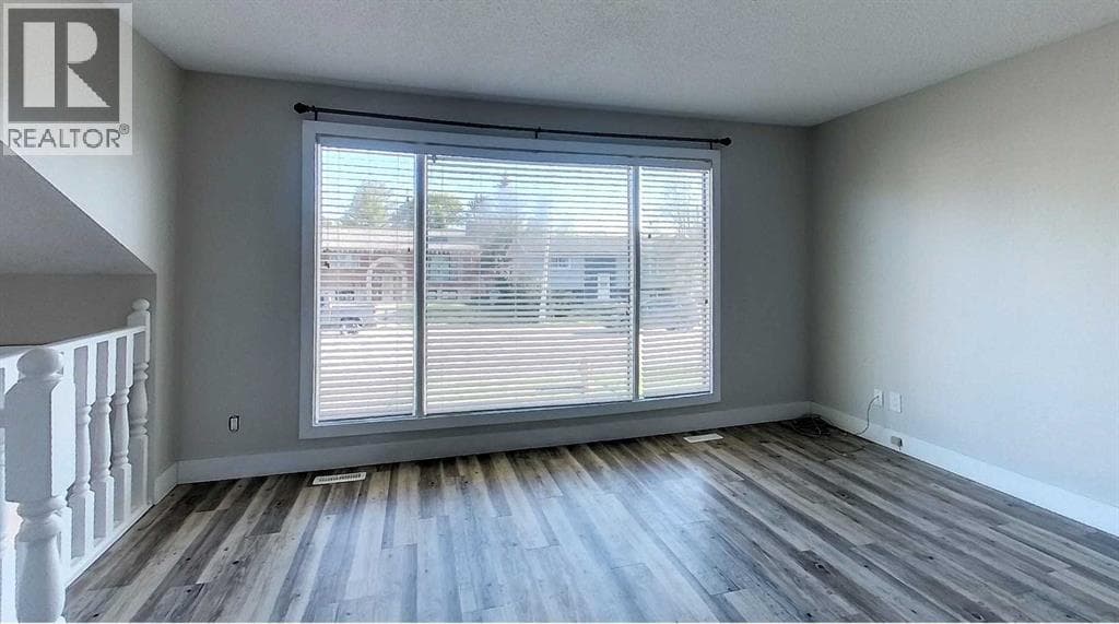 5737 9 Avenue — photo 3