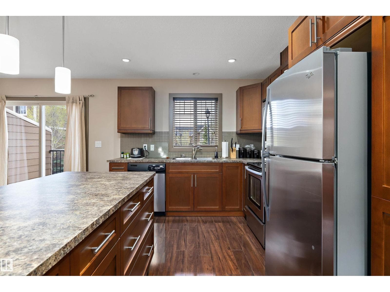 #403 401 PALISADES WY