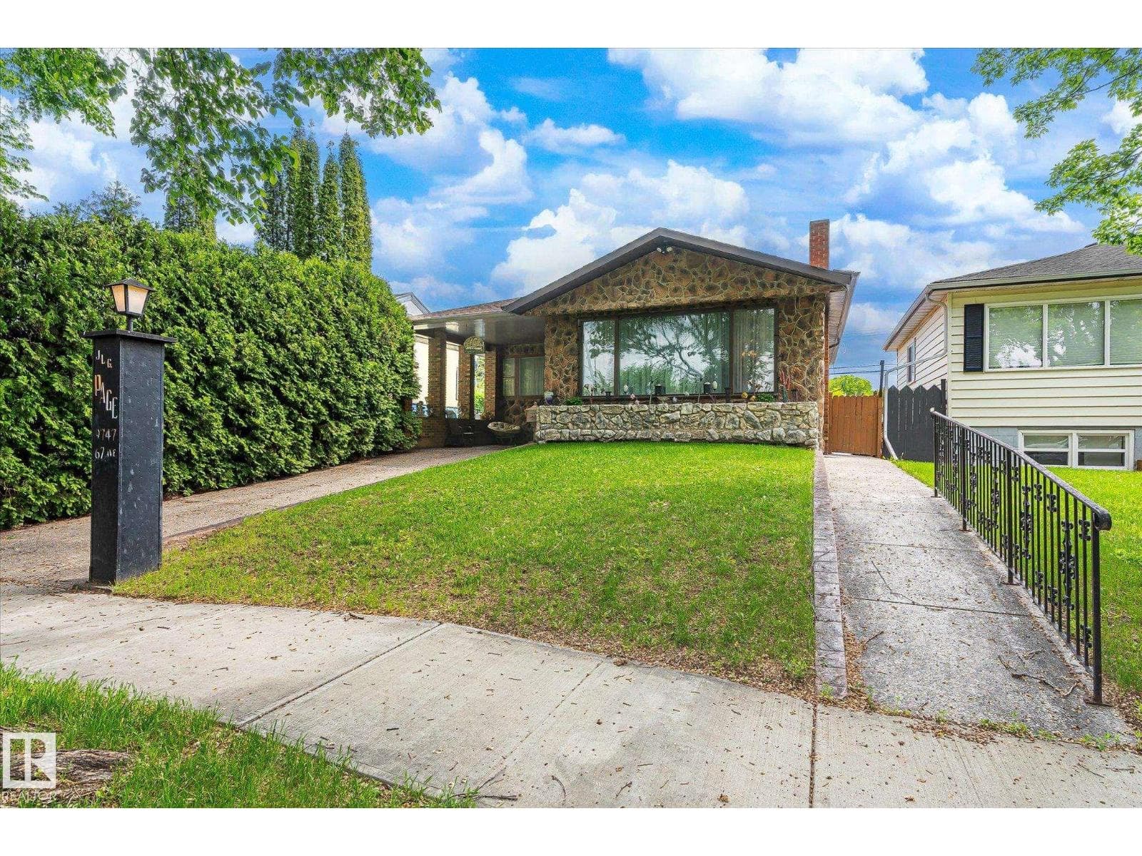 9747 67 AV NW — photo 2