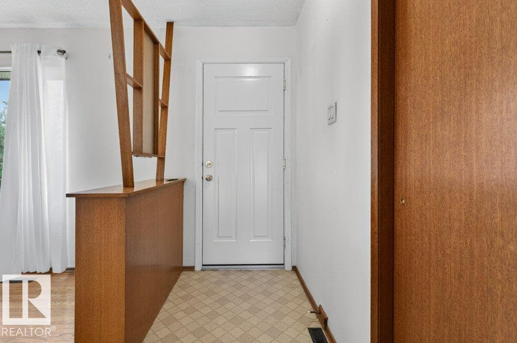 5308 105A ST NW — photo 3