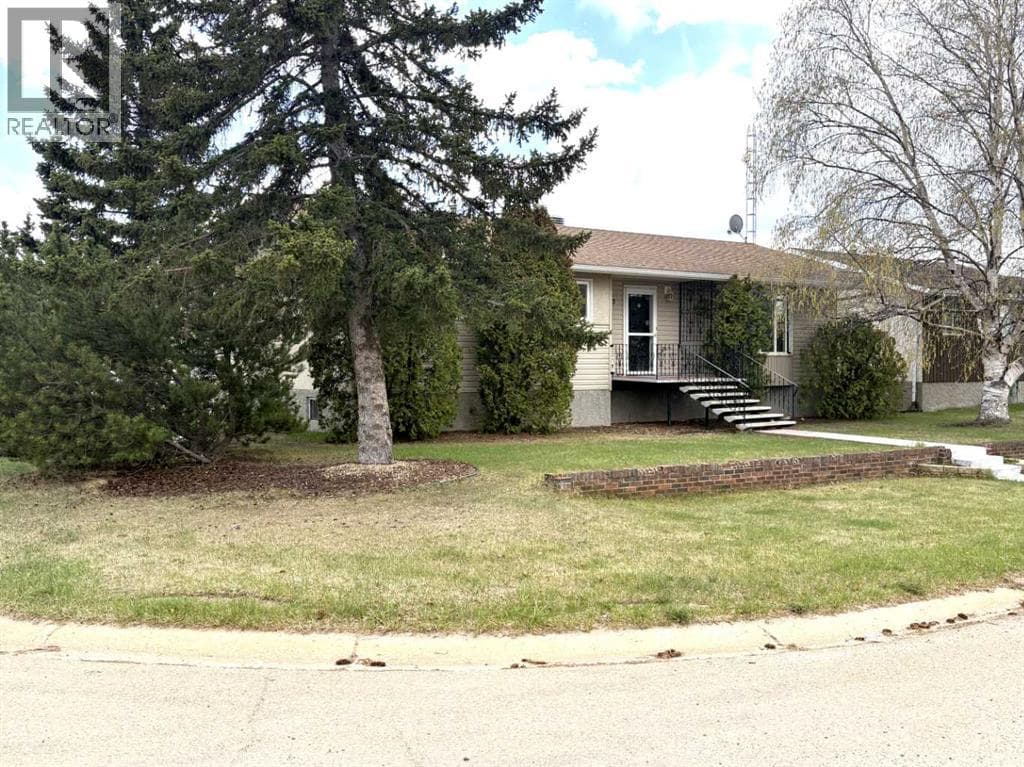 5602 47 Avenue W — photo 3