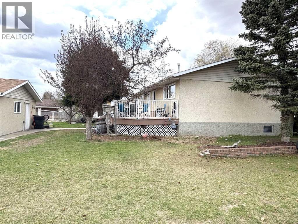 5602 47 Avenue W — photo 4