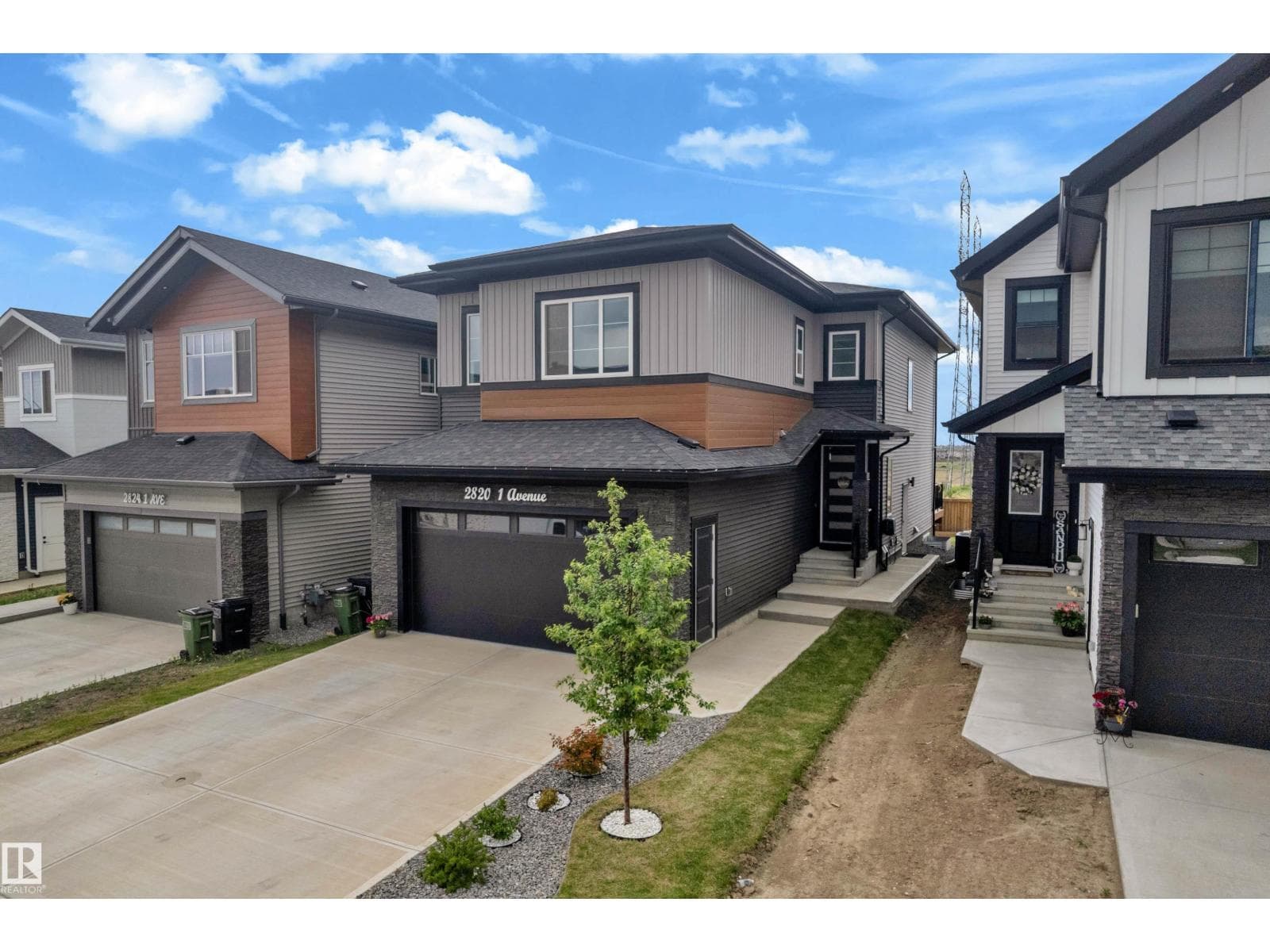 2820 1 AV SW — photo 2