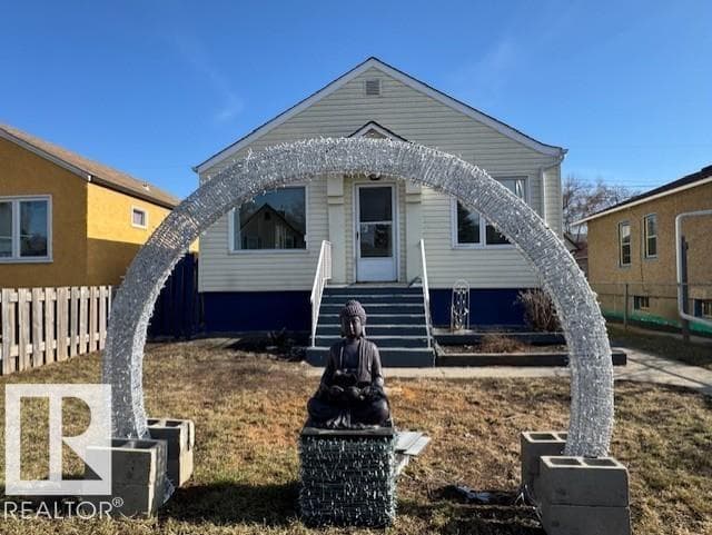 9221 110 AV NW — photo 4