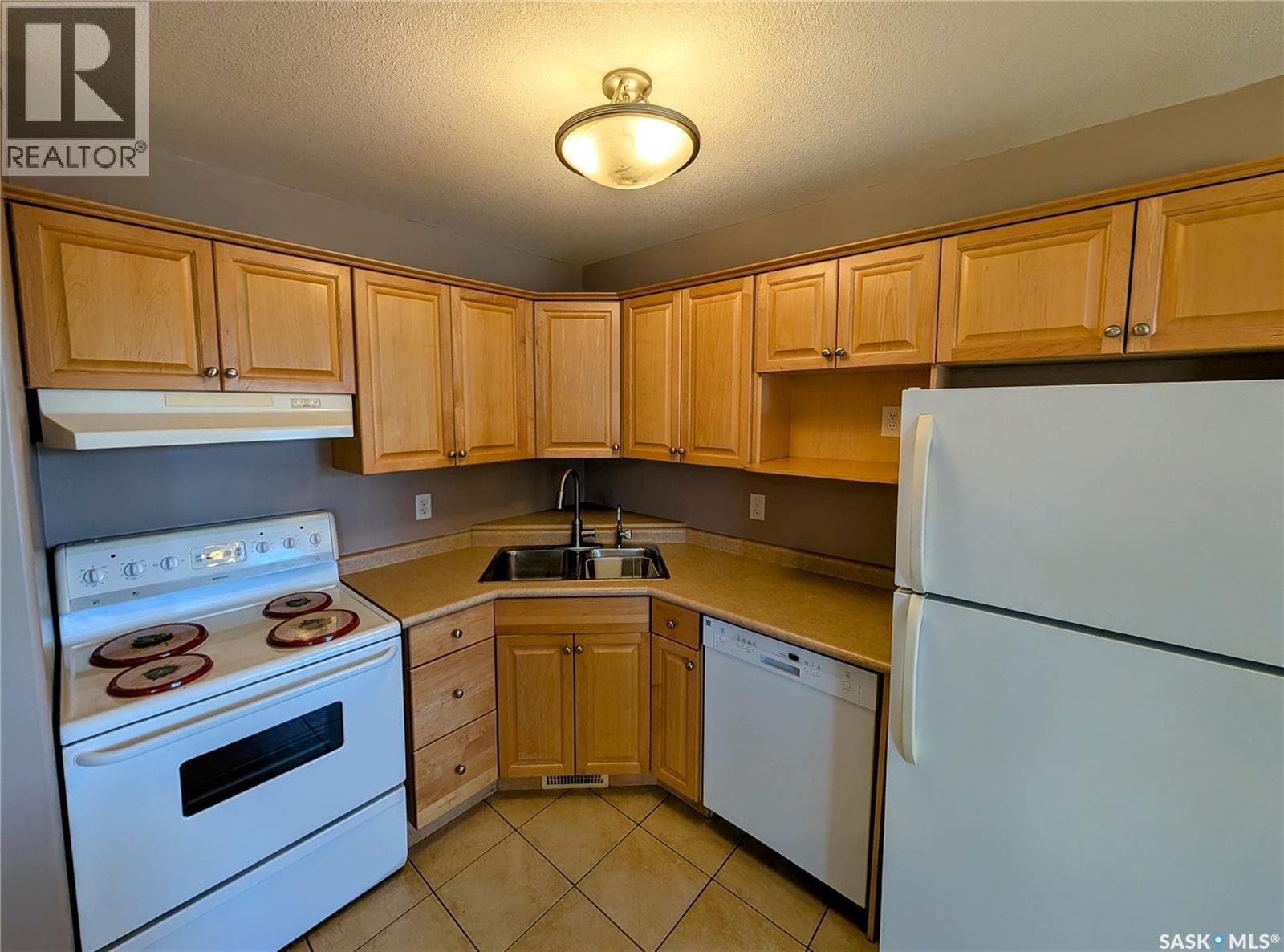 4068 Buckingham DRIVE E — photo 3