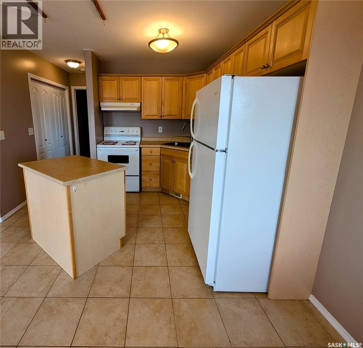 4068 Buckingham DRIVE E — photo 4