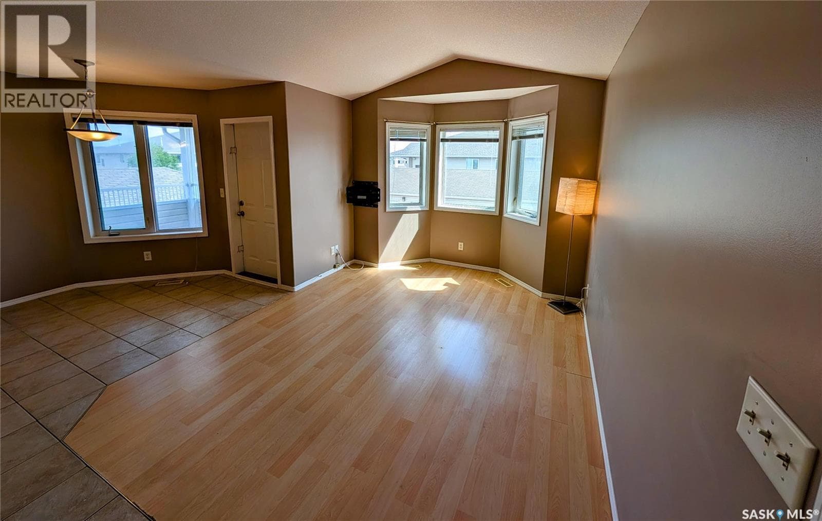 4068 Buckingham DRIVE E — photo 5