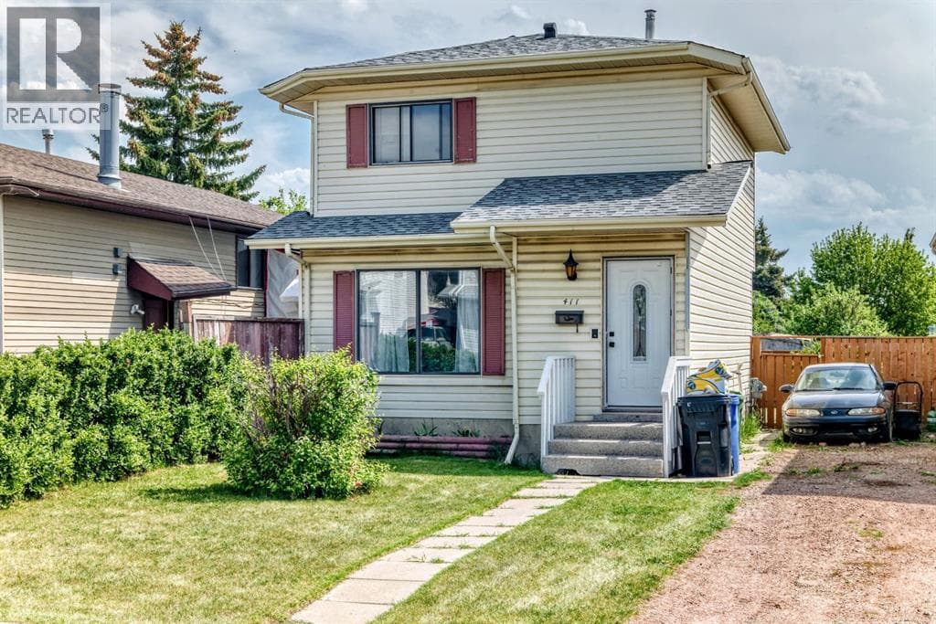 411 Abadan Place NE
