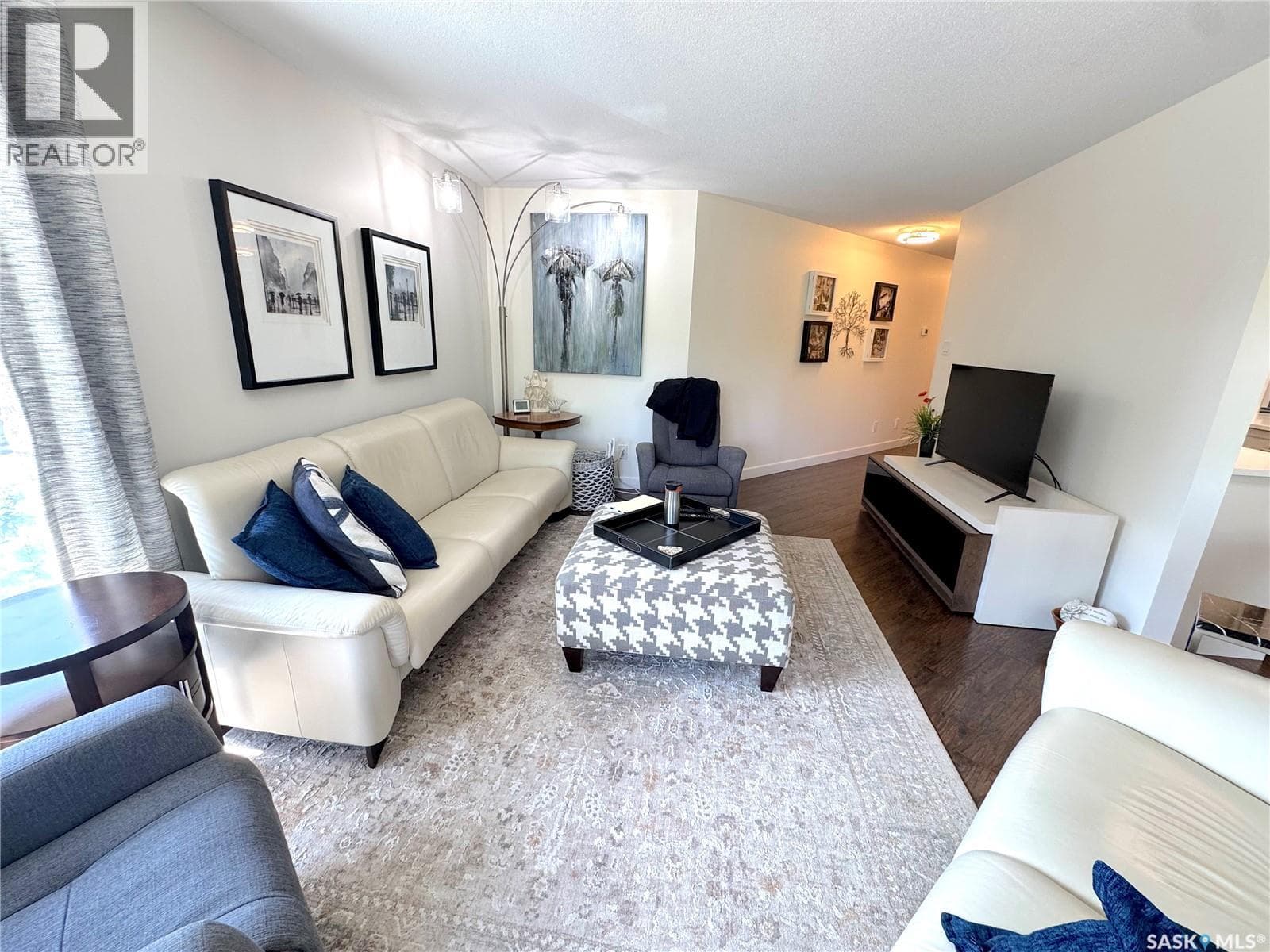 213 2305 Adelaide STREET E — photo 2