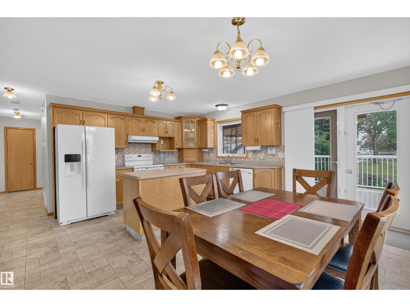 2403 3 AV — photo 3