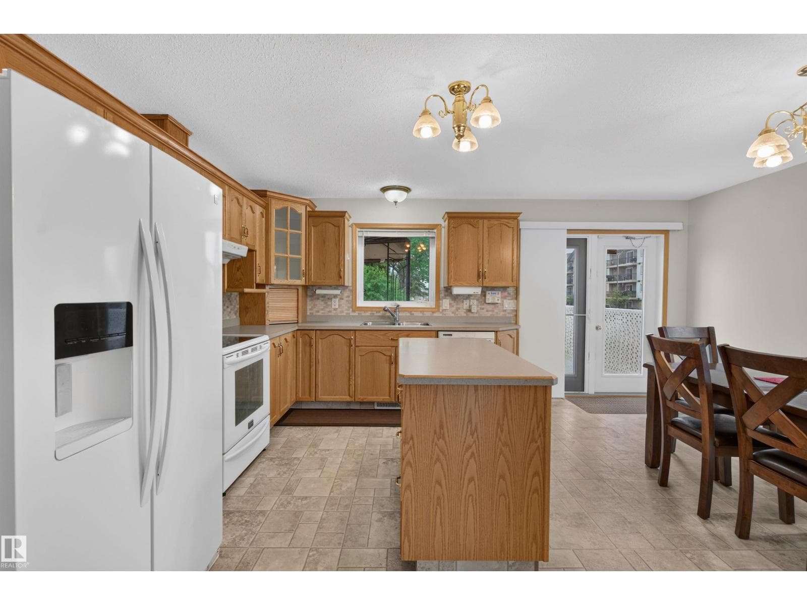 2403 3 AV — photo 4