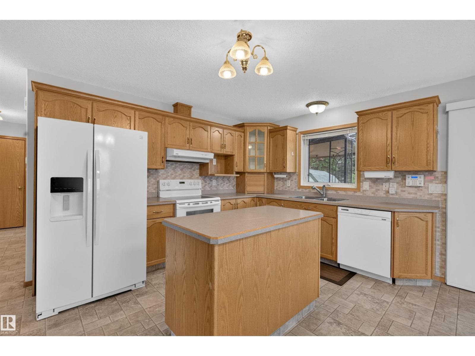 2403 3 AV — photo 5