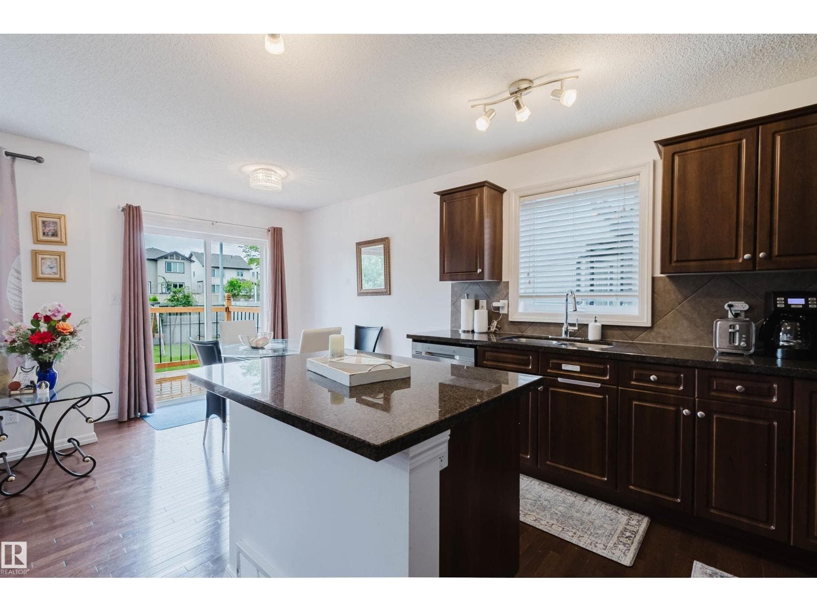 1289 CUNNINGHAM DR SW