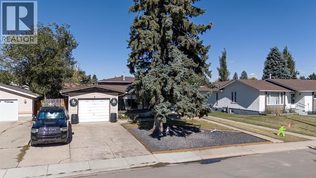 664 49 Avenue W — photo 3