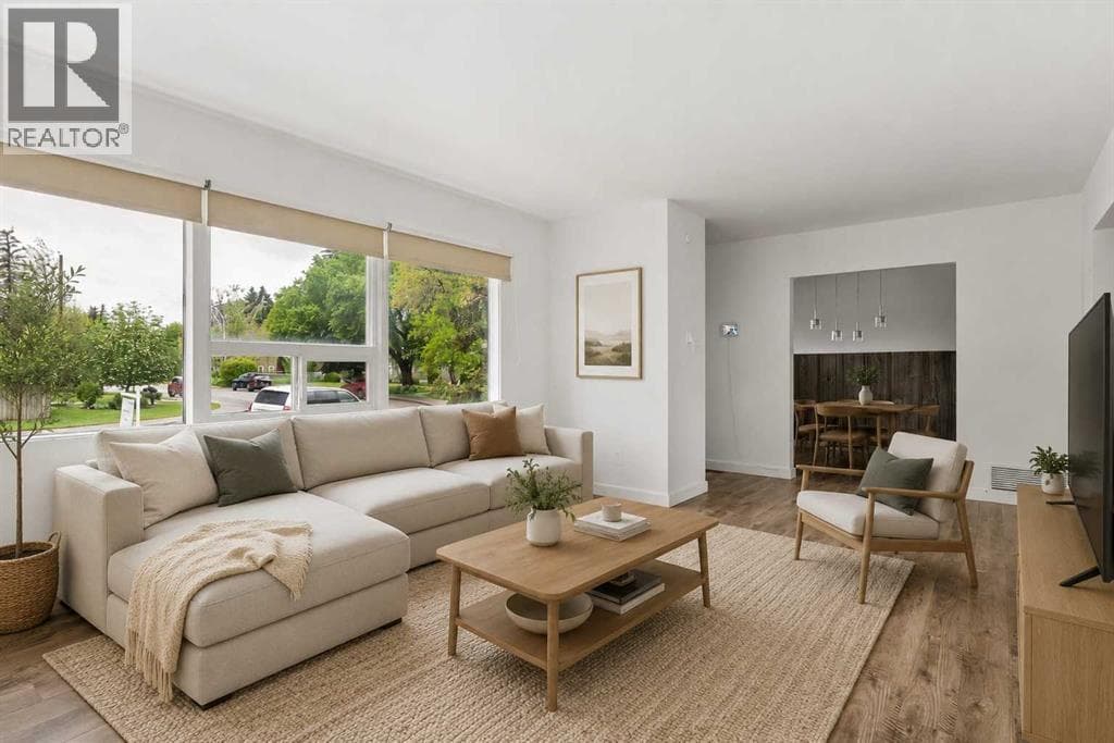 32 Gladeview Crescent SW — photo 2