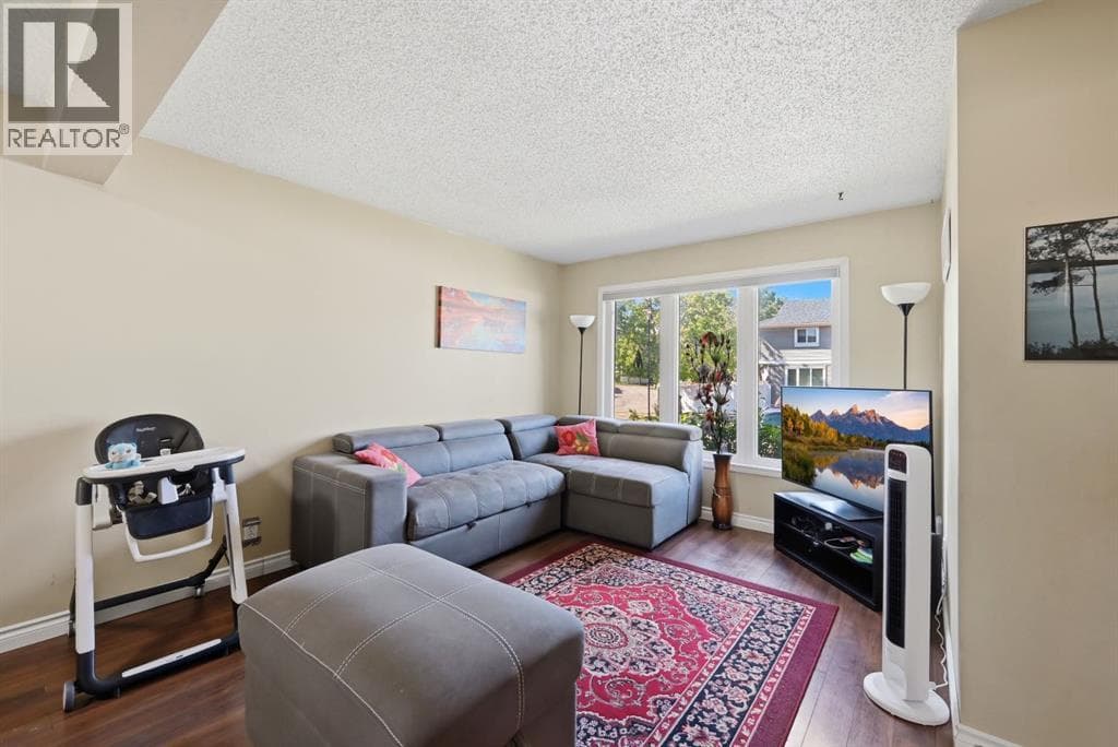 46 Falconer Terrace NE — photo 5