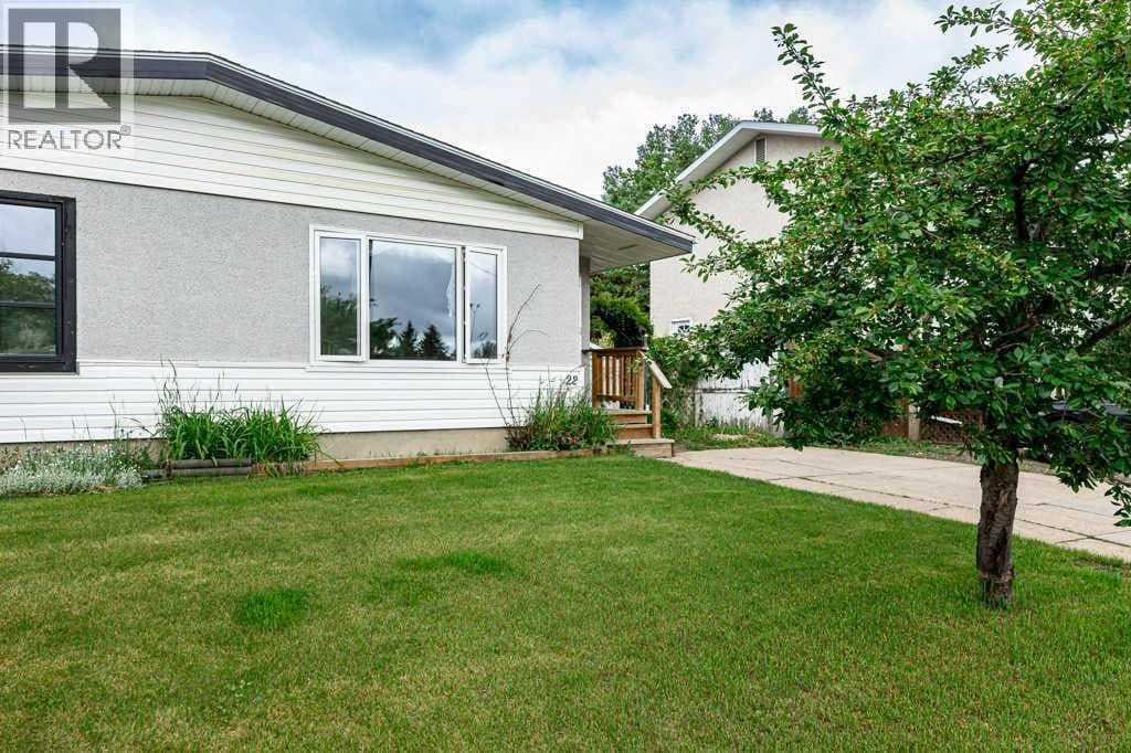 22 McIntosh Avenue