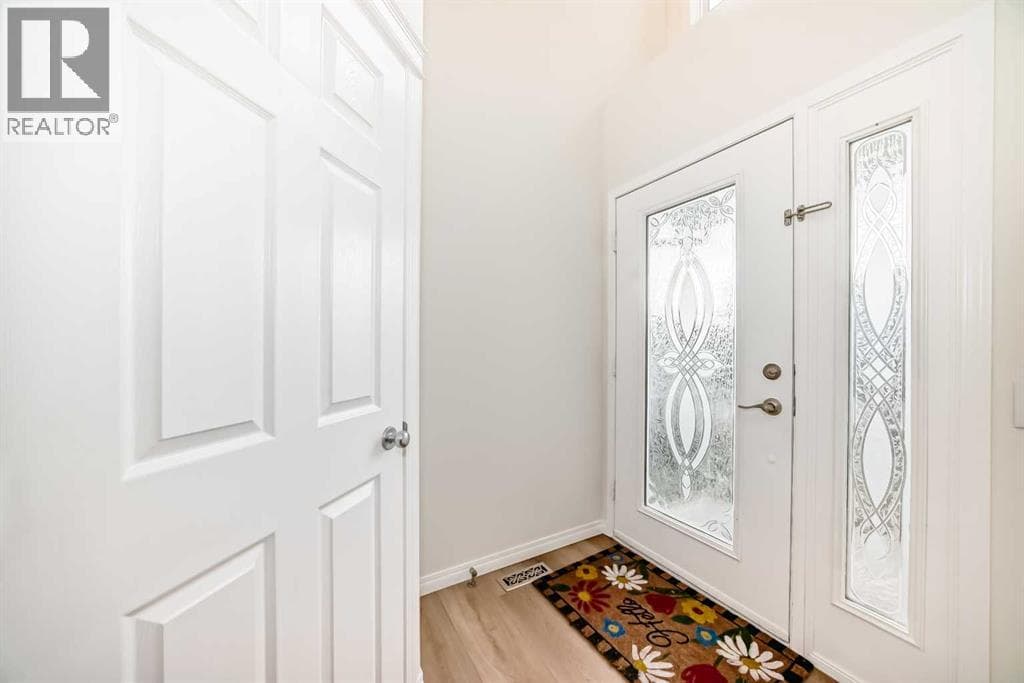 214 Coville Circle NE — photo 3