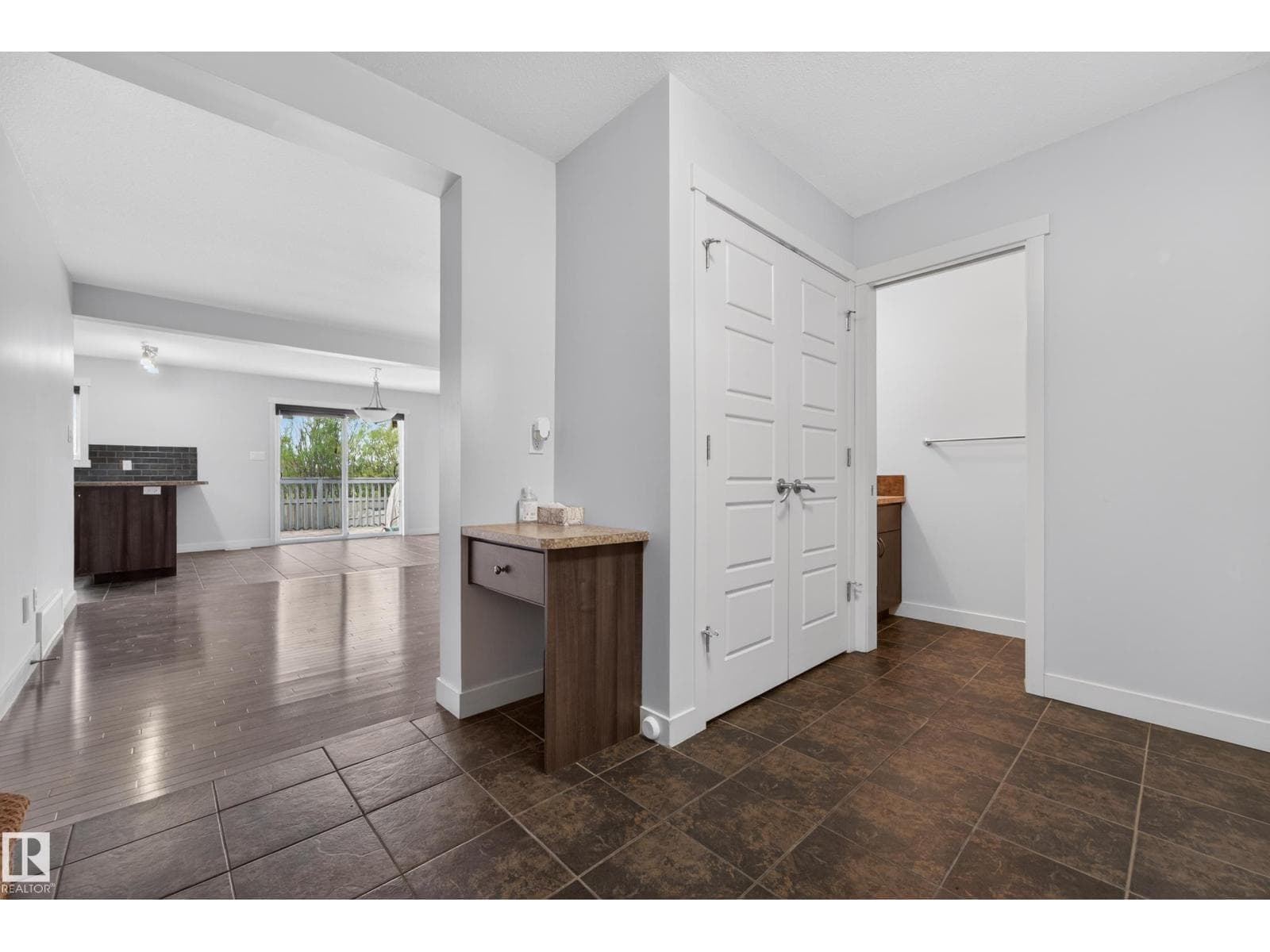 5244 1A AV SW — photo 4
