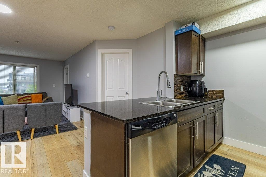 #306 11820 22 AV SW SW — photo 2