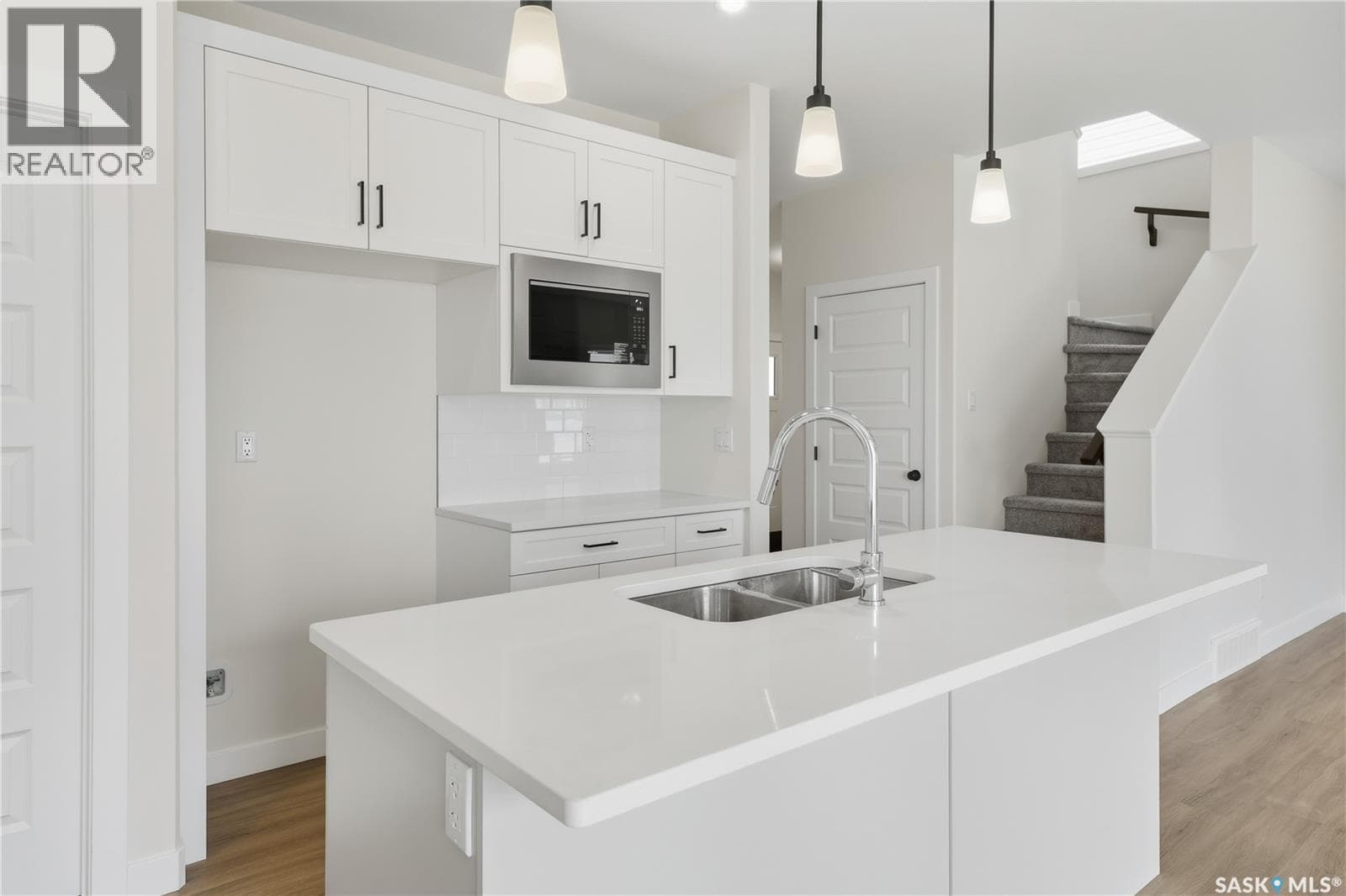 692 Nazarali LANE — photo 4