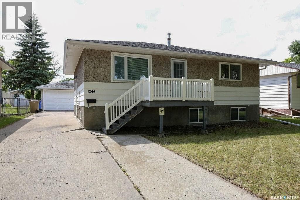 1046 Lindsay STREET