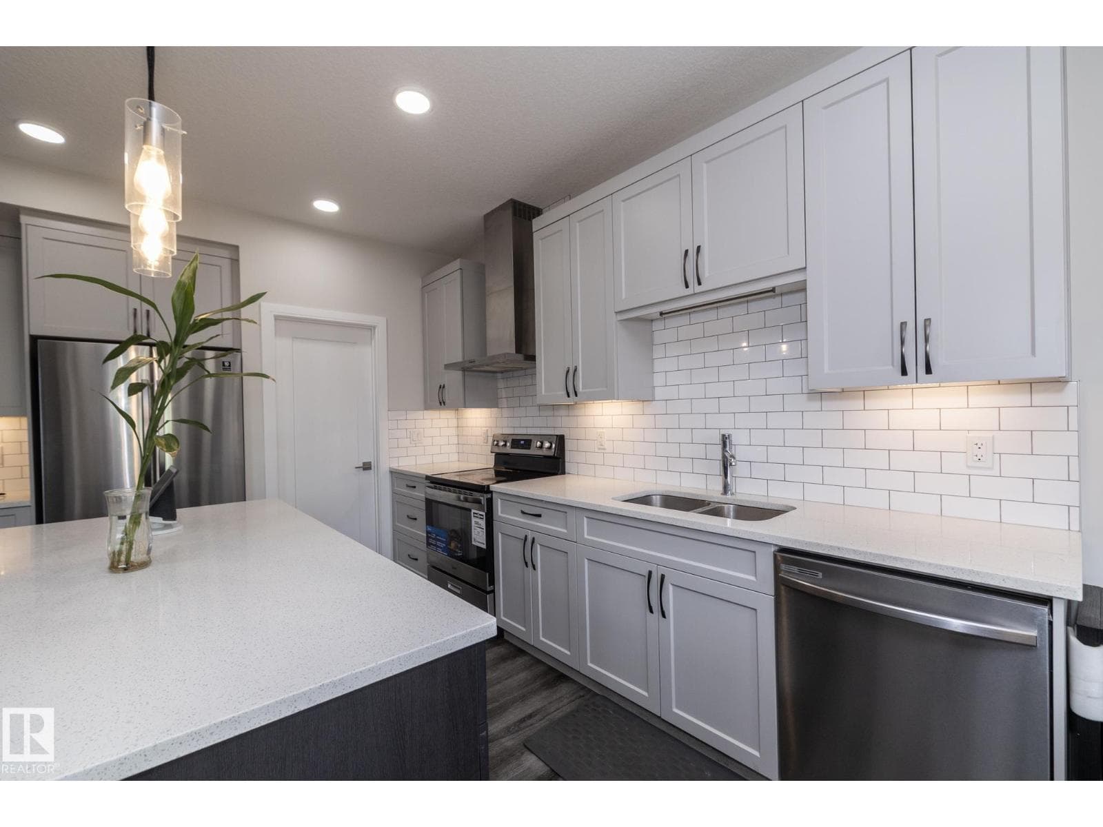 18123 89 ST NW — photo 3