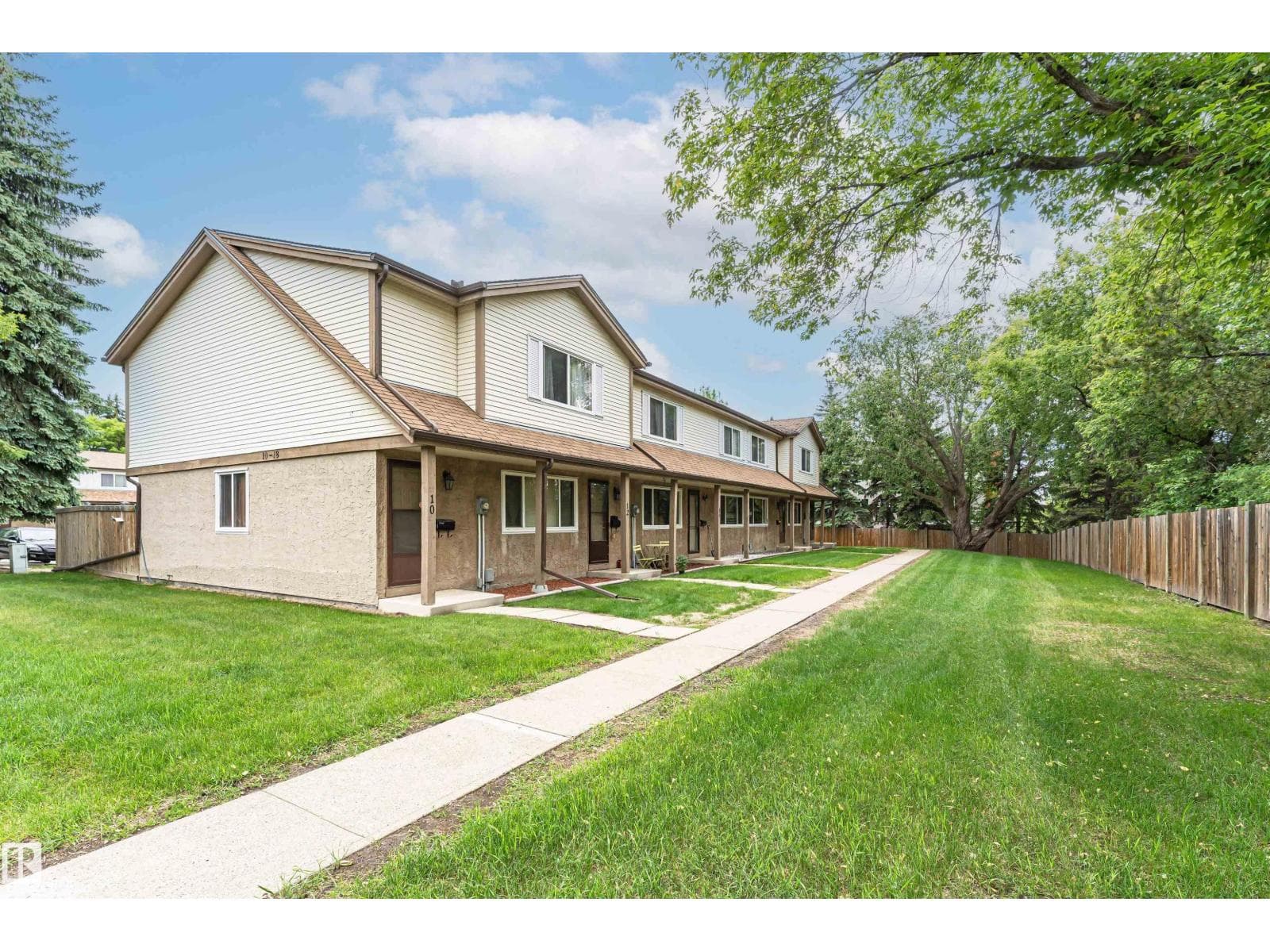 18 WALDEN PA