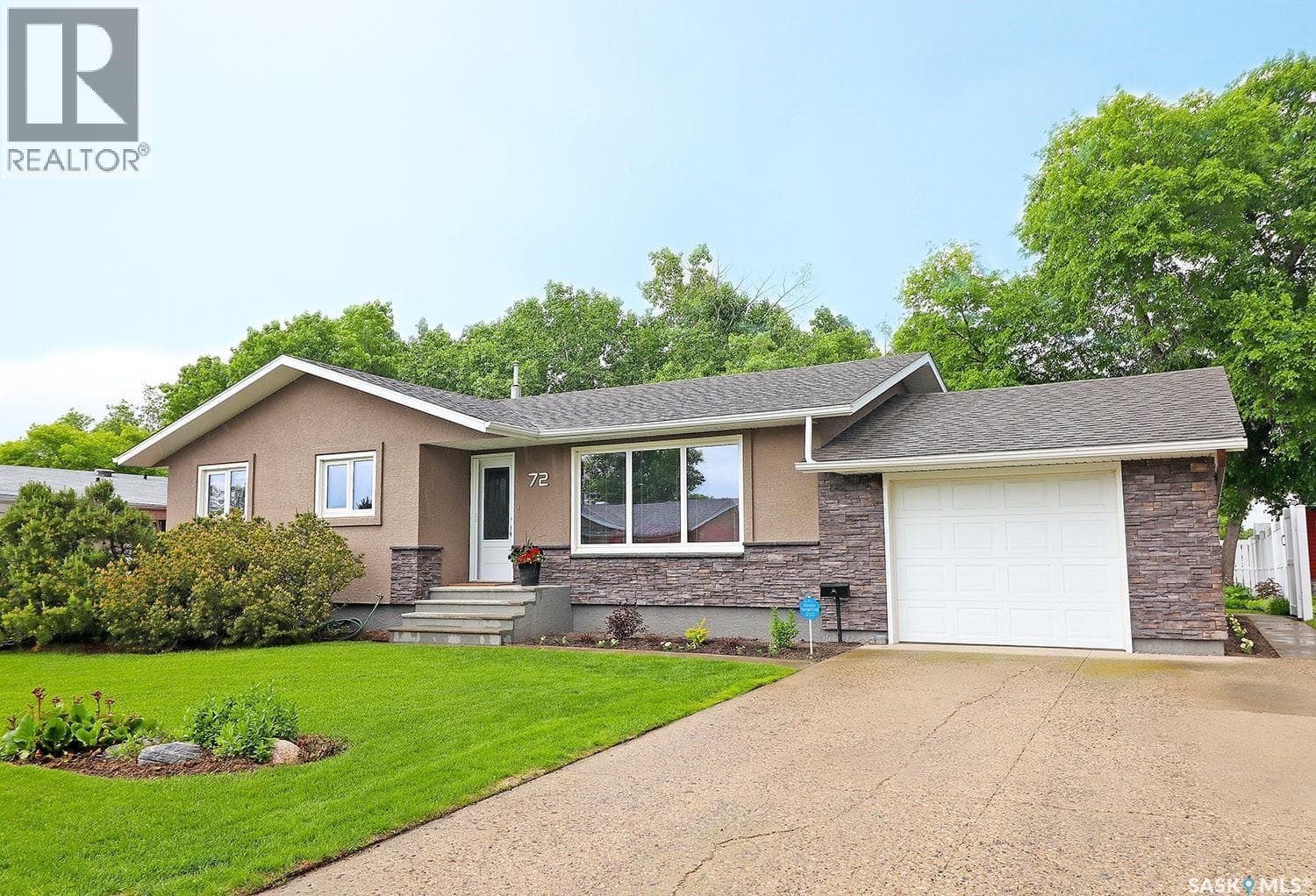 72 Collacott DRIVE