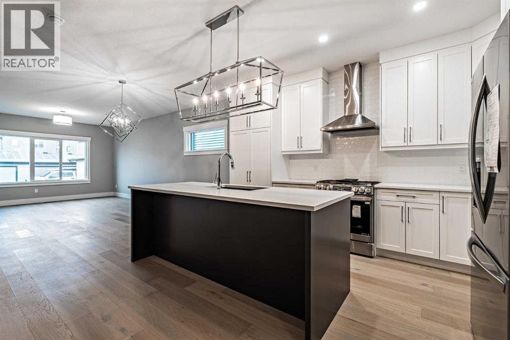 3 bed 3 bath single family at 925 Reynolds Lane SW — $679,800 — photo 6